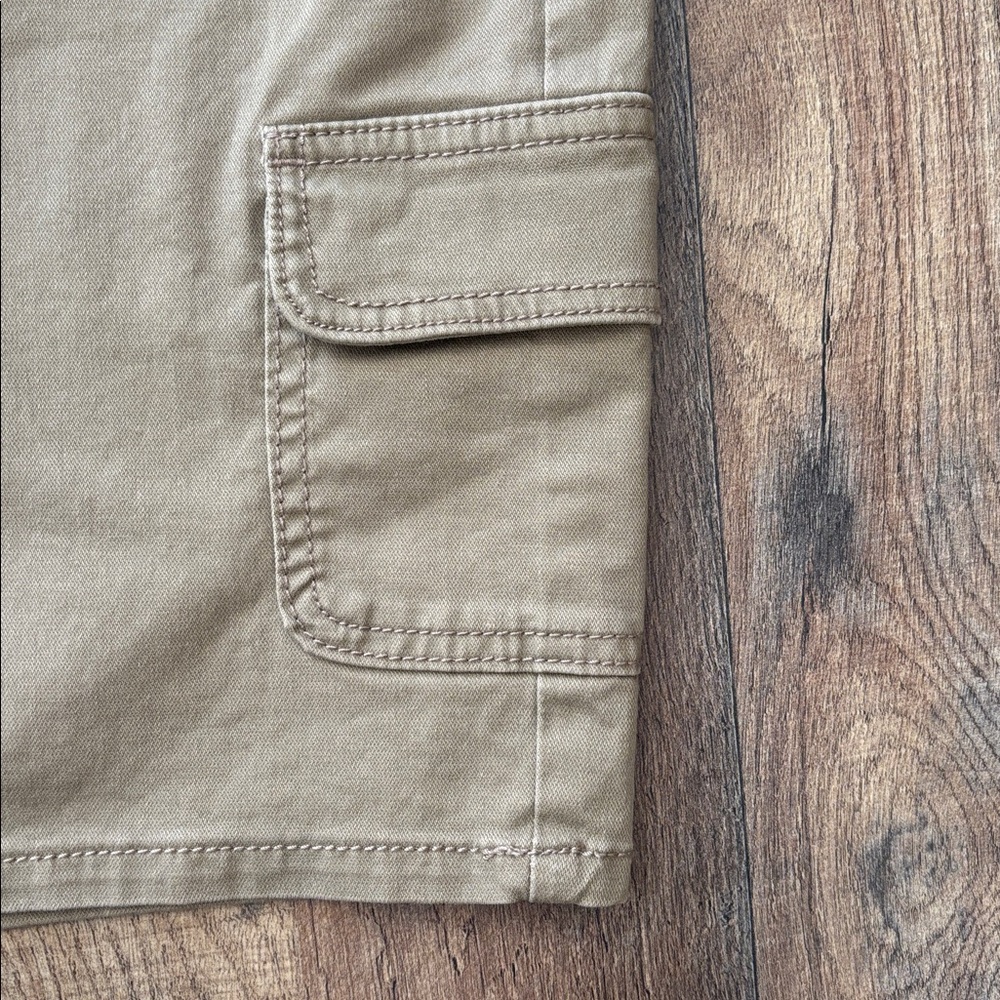 Liz Claiborne Tan Khaki Cargo Mini Skirt New with tags size 8 - Picture 6 of 7
